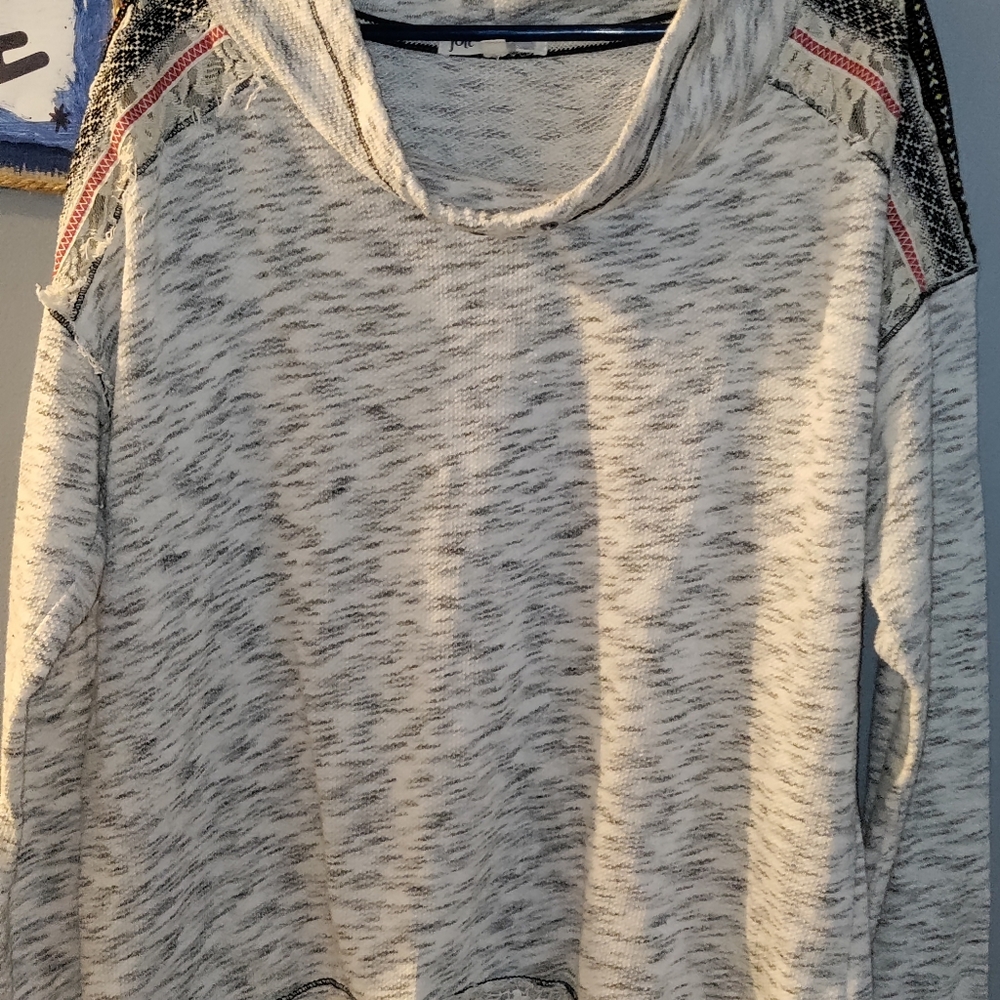 Really nice black and white space dye. Nwot